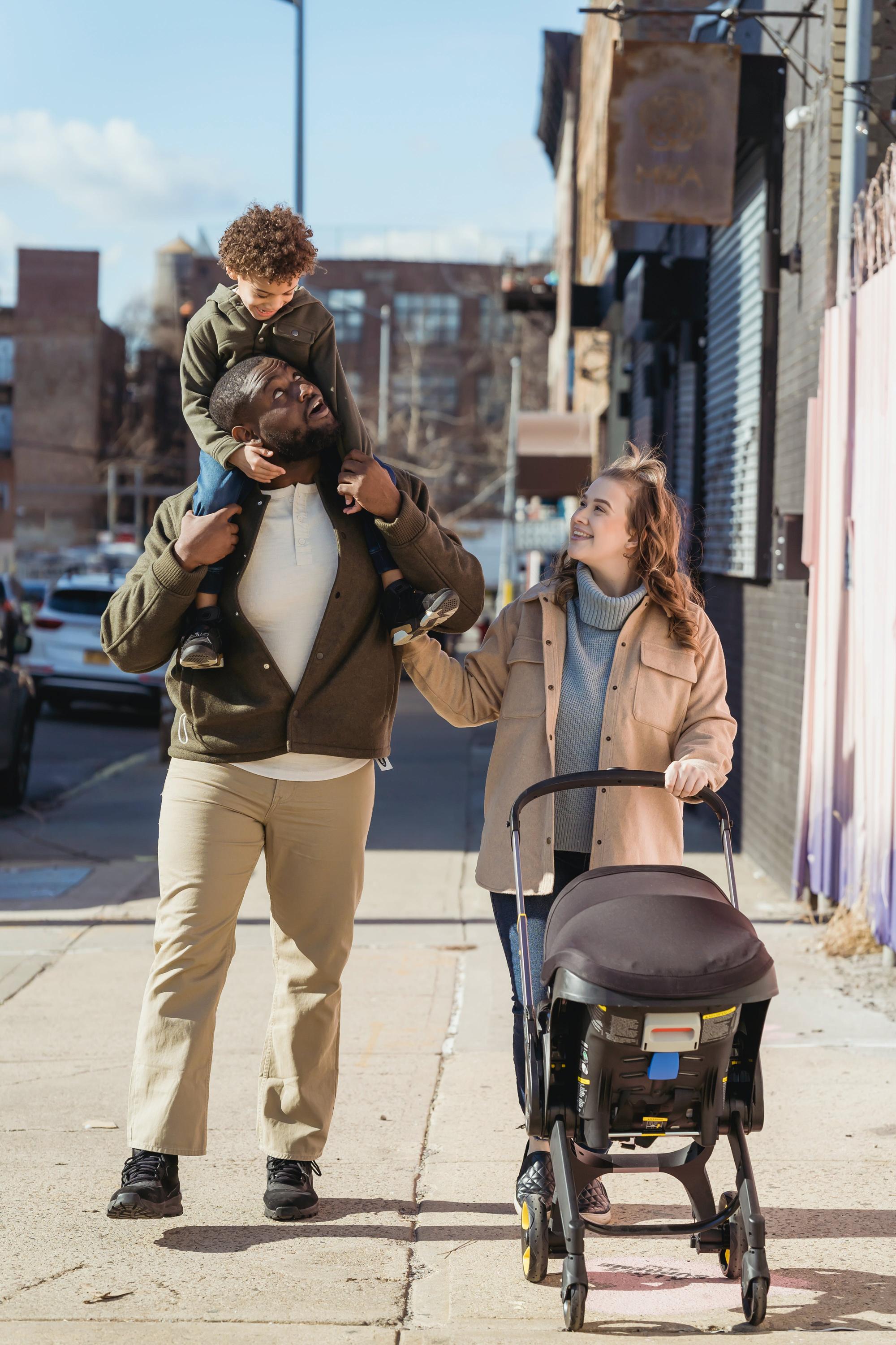 Recenzje wózków dla niemowląt – opinie rodziców i ekspertów